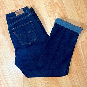 Women’s Levi’s mid-rise jeans